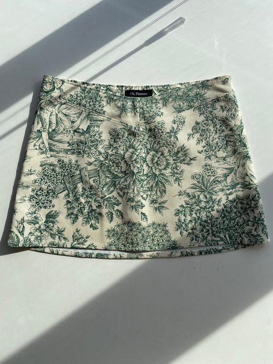 Green low-rise skirt
